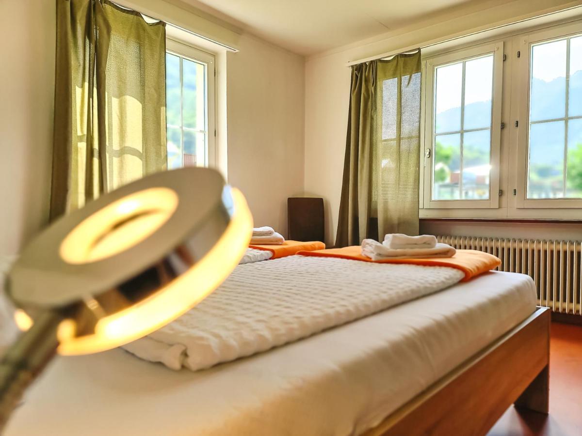 Ferienwohnung Kreuz - zentral nähe Bahnhof Wilderswil Exterior foto