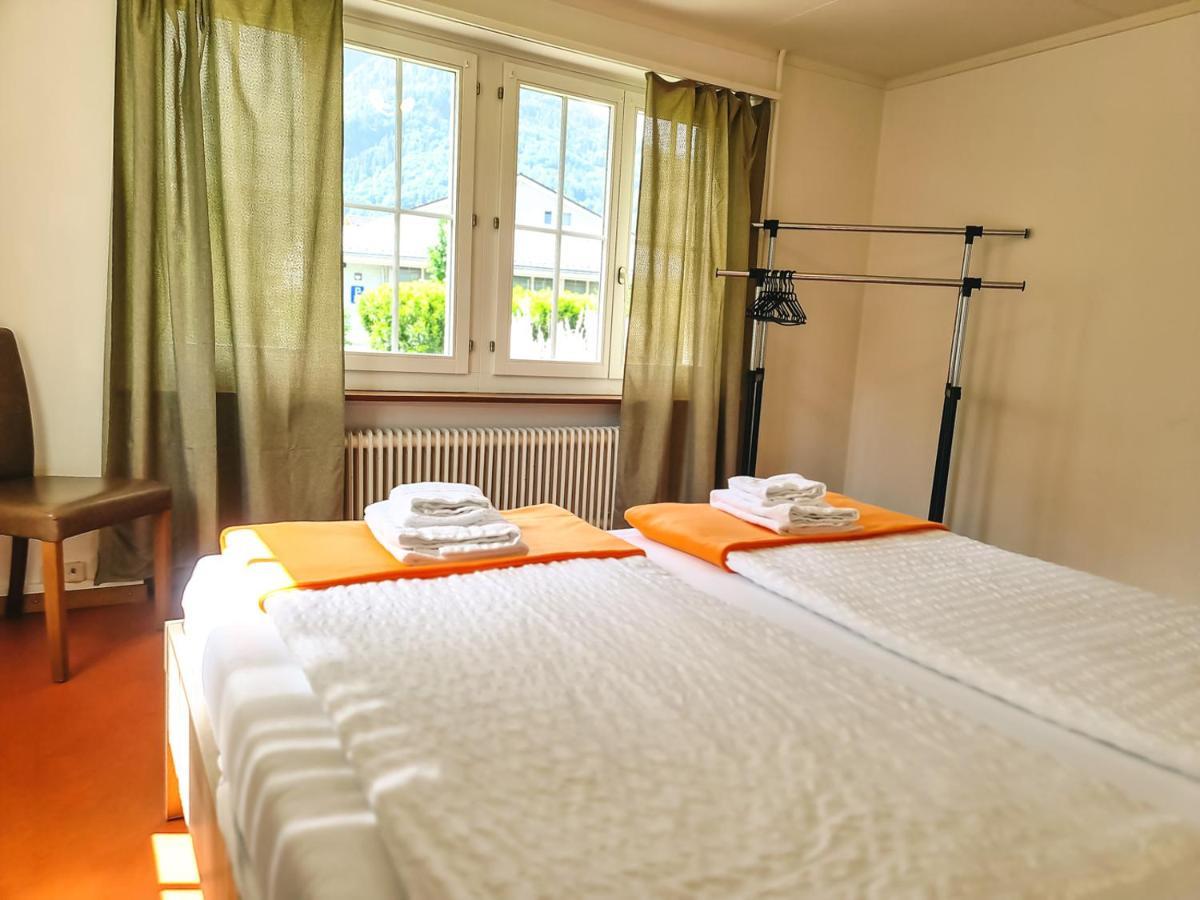Ferienwohnung Kreuz - zentral nähe Bahnhof Wilderswil Exterior foto
