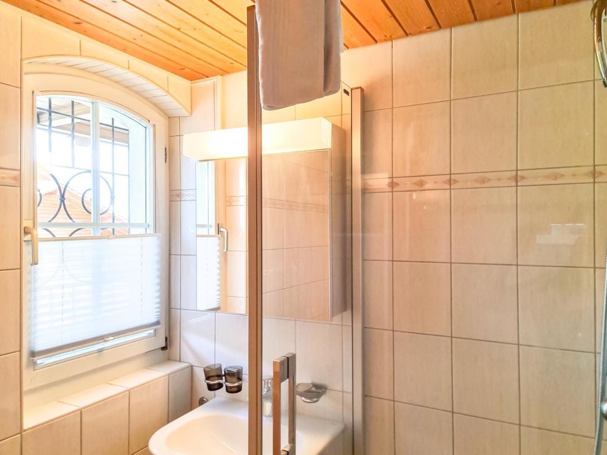 Ferienwohnung Kreuz - zentral nähe Bahnhof Wilderswil Exterior foto