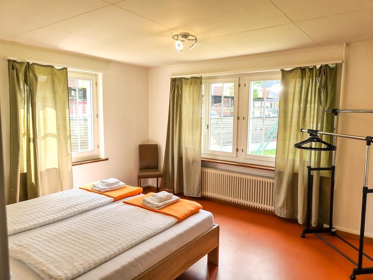 Ferienwohnung Kreuz - zentral nähe Bahnhof Wilderswil Exterior foto