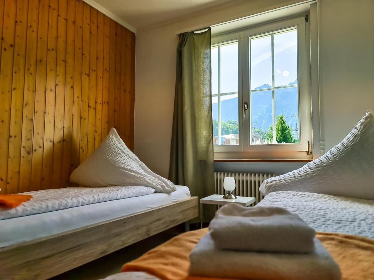 Ferienwohnung Kreuz - zentral nähe Bahnhof Wilderswil Exterior foto